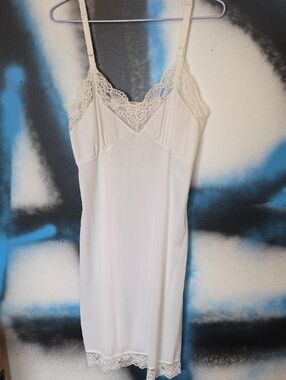 Vintage Lace Trim Slip - Ivory
